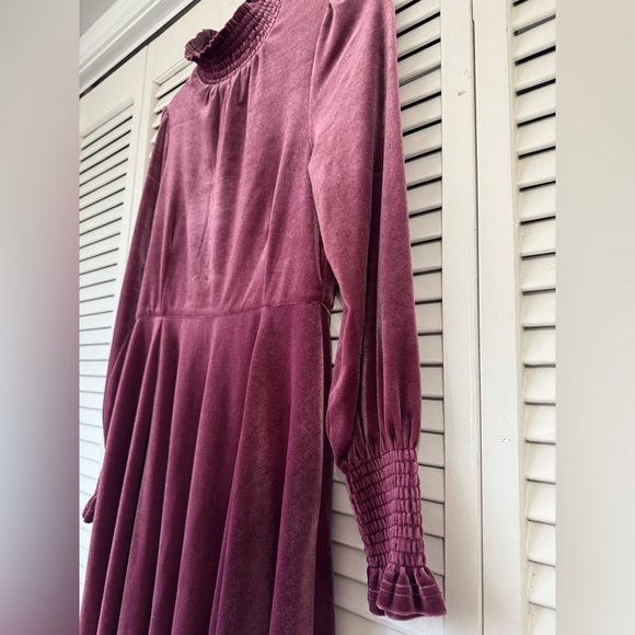 Velvet dress - Picture 2 of 4